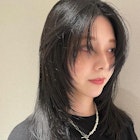 顔まわりカットシャギーレイヤーカットブルーブラックストレート