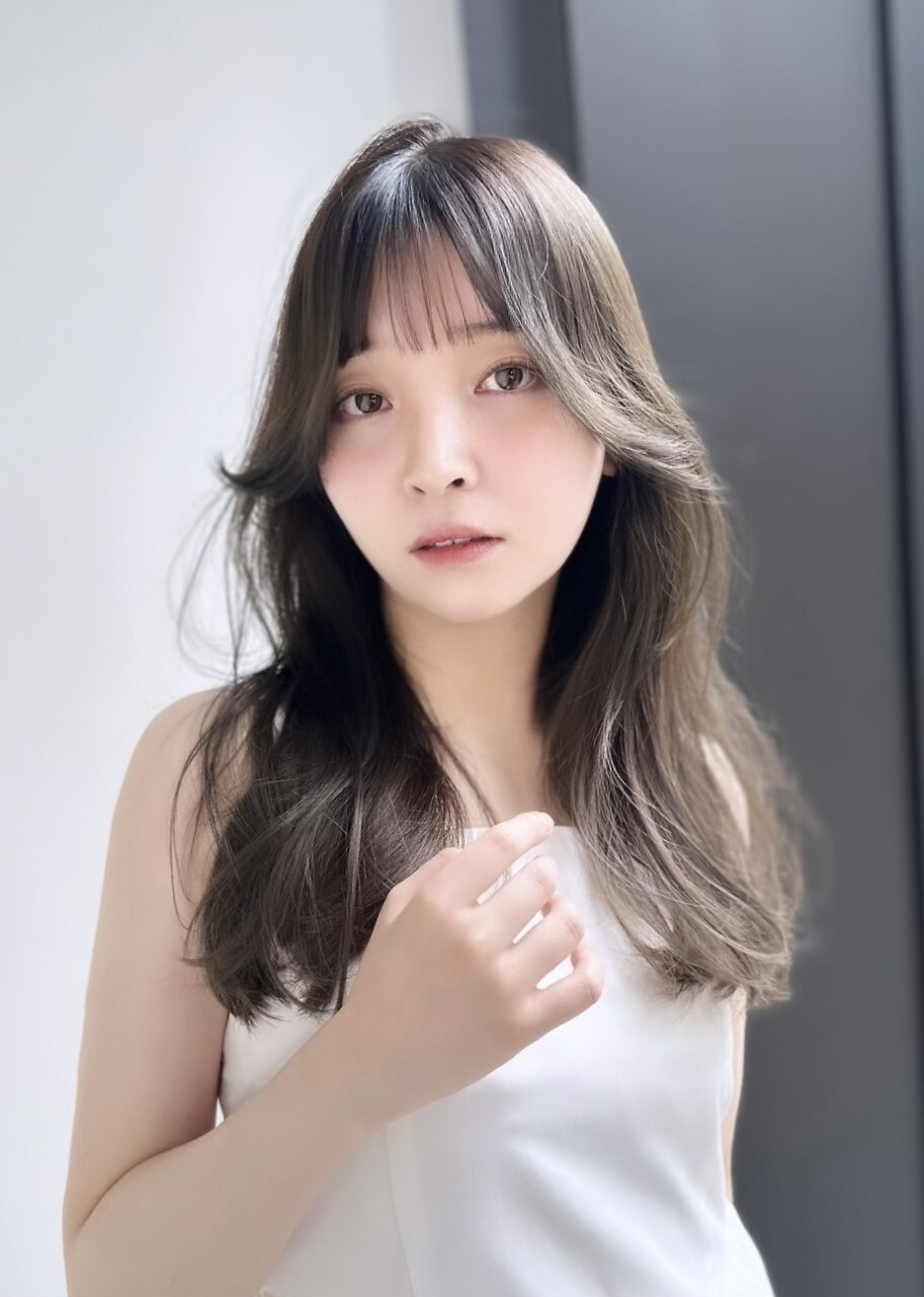 顔周りカット　くびレイヤー　オリーブアッシュ　