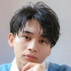 韓国ヘアカルマパーマコンマバングセンターパート黒髪ウルフ