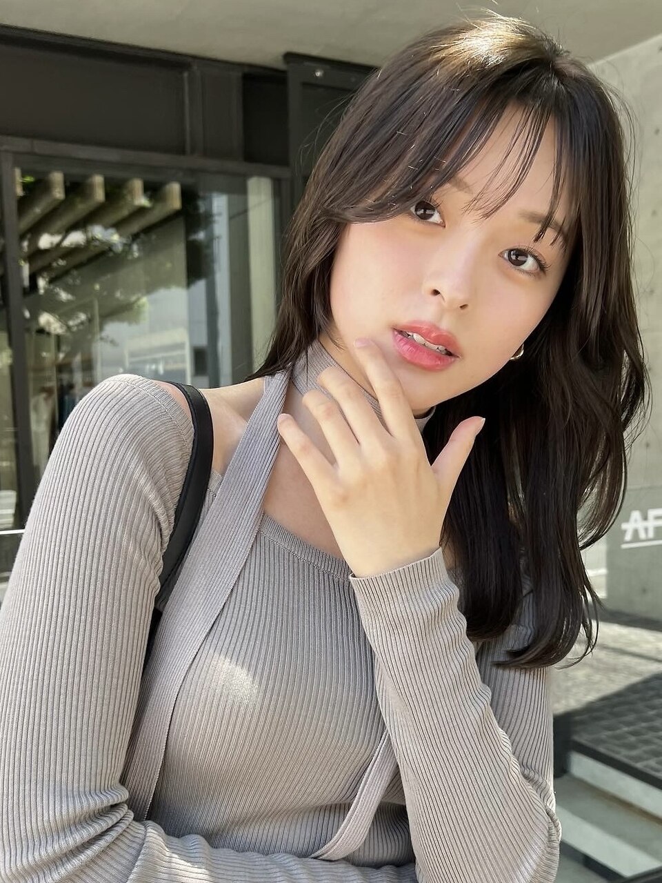 レイヤーカット/2wayバング/ブリーチなしグレージュカラー