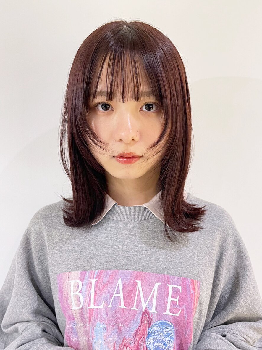 グレージュカラー美髪エモージュくびレイヤー_ba488491
