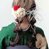 袴に似合う髪型図鑑2026年版。長さや印象などで探すとっておきの卒業式ヘア