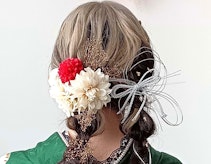 袴に似合う髪型図鑑2026年版。長さや印象などで探すとっておきの卒業式ヘア