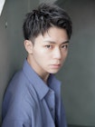 スーツ短髪ツーブロック束感モテる黒髪シークレットパーマ流行