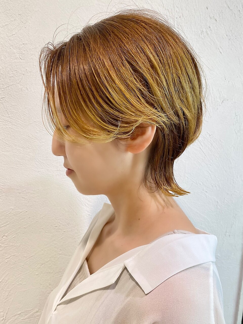 大人30代40代白髪ぼかしレイヤーウルフショート