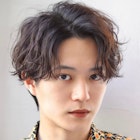 波巻きパーマメンズセンターパート