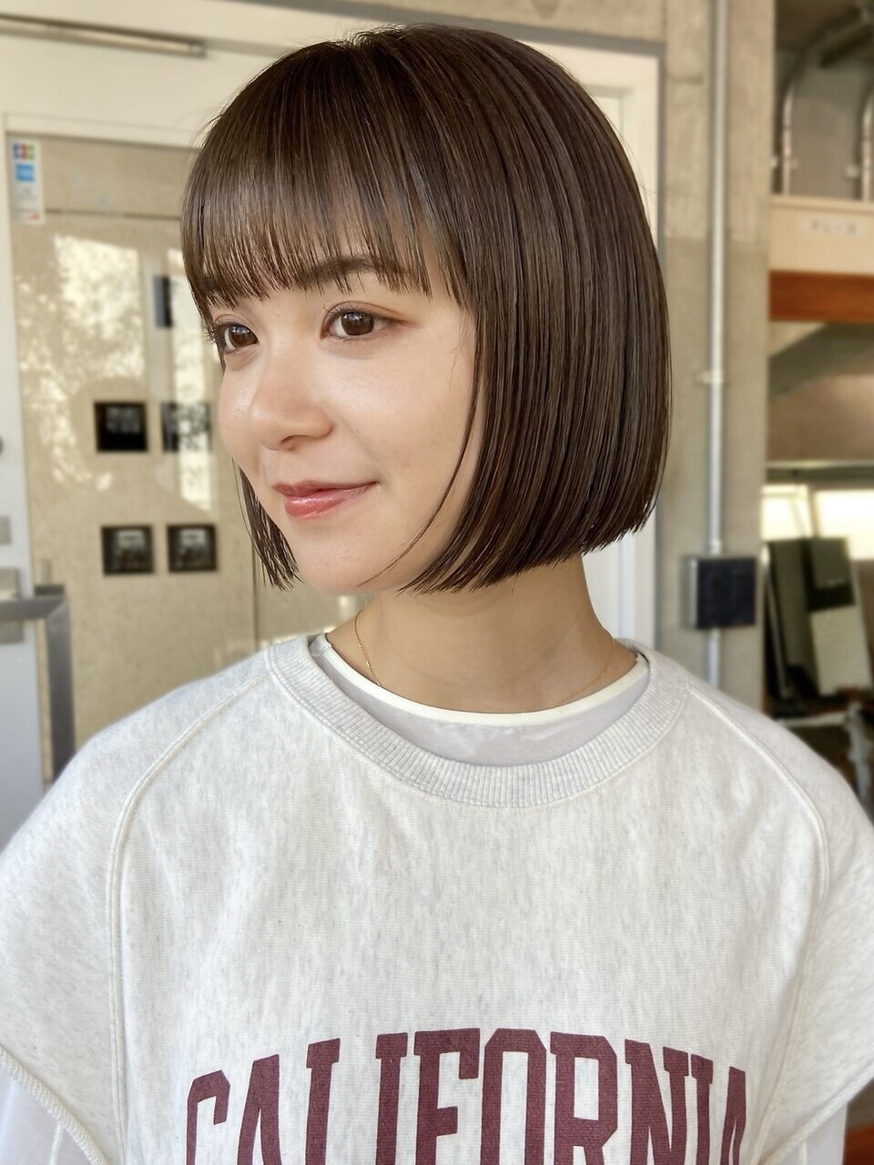 ミニボブあごラインブリーチなしカラー縮毛矯正地毛風ストレート