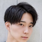 ナチュラル センターパート 刈り上げマッシュ アップバング