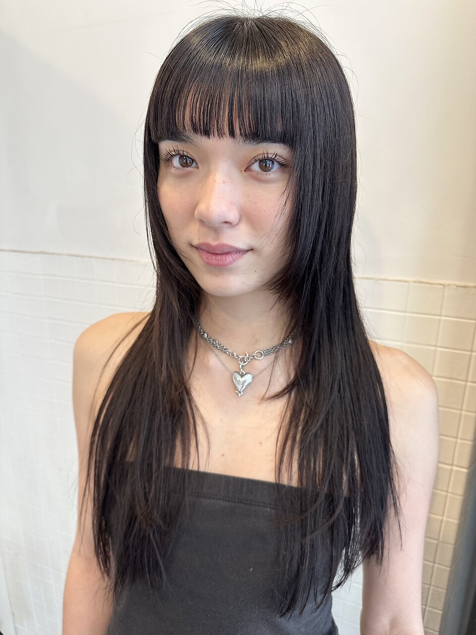 軽い質感のロングストレート