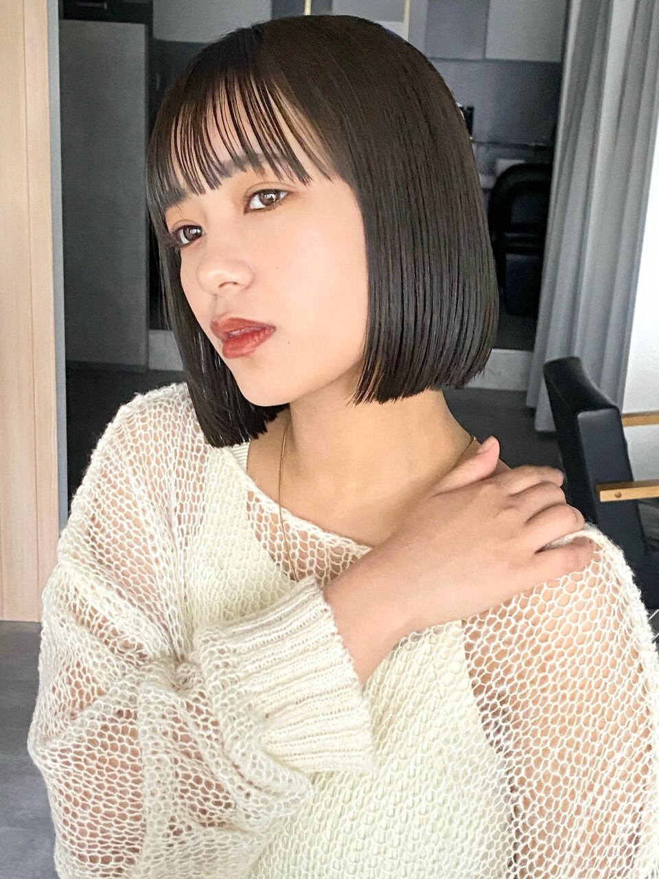 タイトなミニボブで透明感溢れるキレイめナチュラル