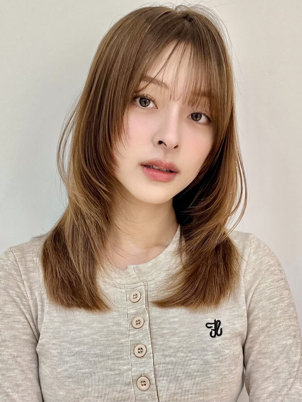 レイヤーカットミルクティーベージュぱっつん前髪RI-23