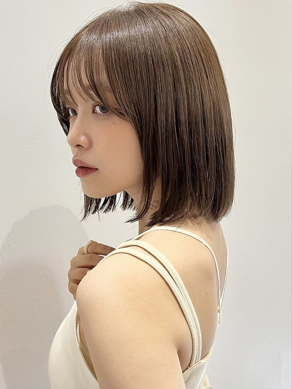 髪質改善ナチュラルストレート艶髪ボブワンカールペールベージュ