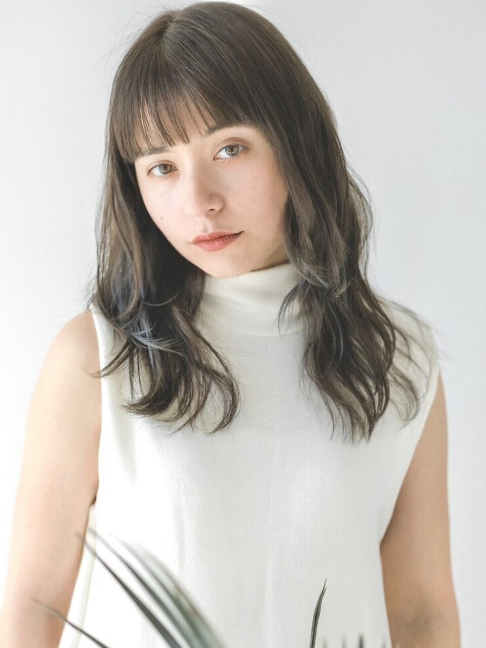 LAナチュラルレイヤー×スモーキーブルーイヤリングカラー
