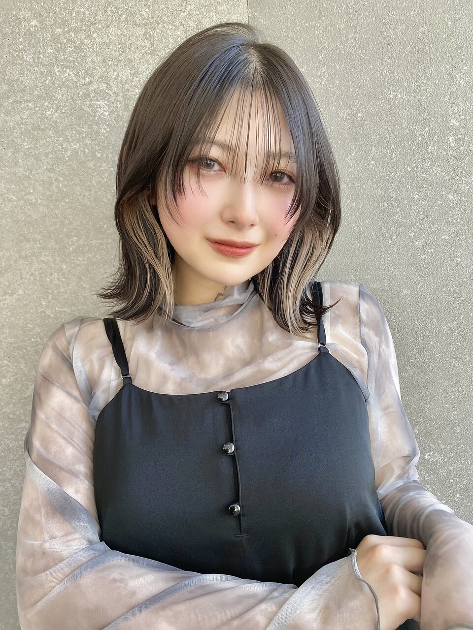 クラゲヘアー小顔顔まわりレイヤーカット髪質改善オリーブグレー