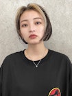 コントラストのあるベージュカラーのインナーカラー