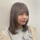 赤みを消してくれるくすみ感が人気のグレージュカラー