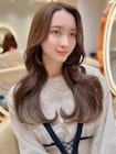 美しい顔まわりと韓国ヘアで魅せる大人の色気