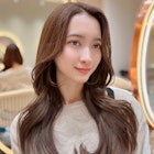 美しい顔まわりと韓国ヘアで魅せる大人の色気