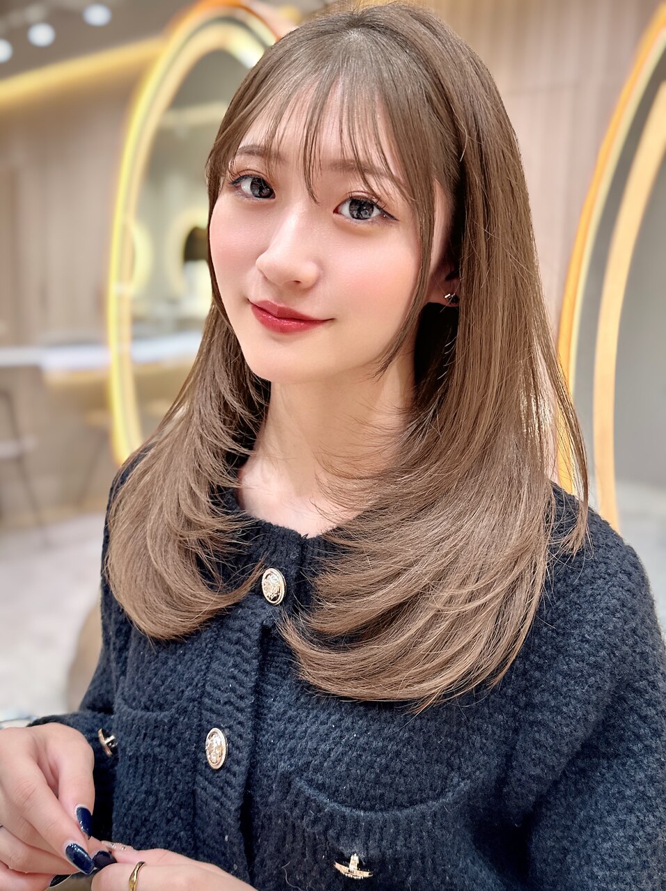 ワンカールで決まるレイヤーカットと透け感のある顔まわり