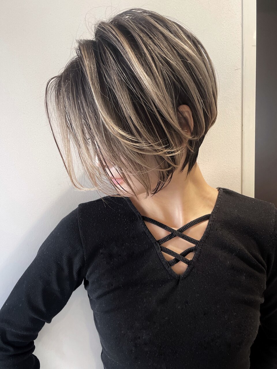 外国人風前下がりショート ハイライトバレイヤージュ t86