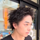 ラフな質感の無造作パーマ×スパイキーショートスタイル