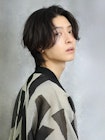 大人　黒髪　ミディアム　センターパート