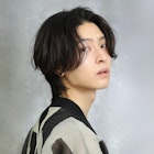 大人 黒髪 ミディアム センターパート