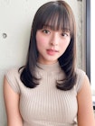 薄めバングのフェイスレイヤースタイル暗髪ワンカール