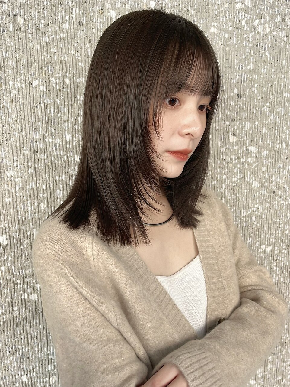 ミディアムレイヤー　顔まわりレイヤー　レイヤーカット