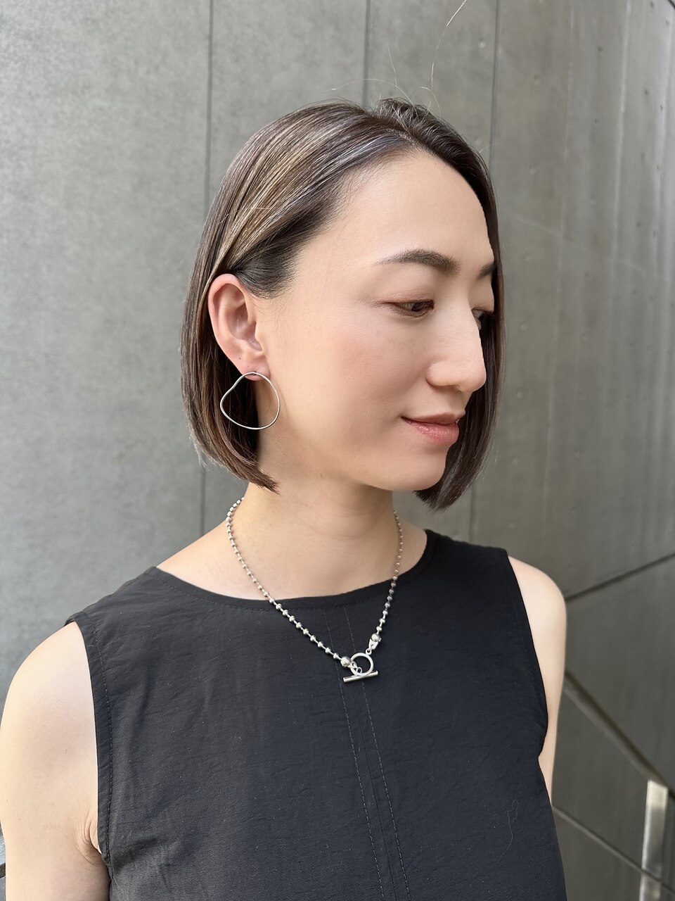 大人ボブ白髪ぼかしハイライトで透明感グレージュ【Yamaki】