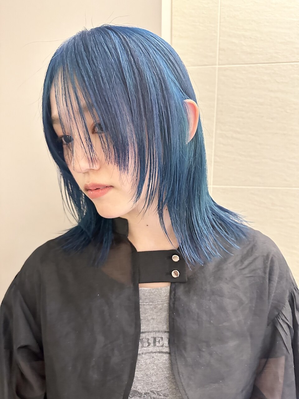 ターコイズ/フェイスレイヤー/ウルフカット/ケアブリーチ