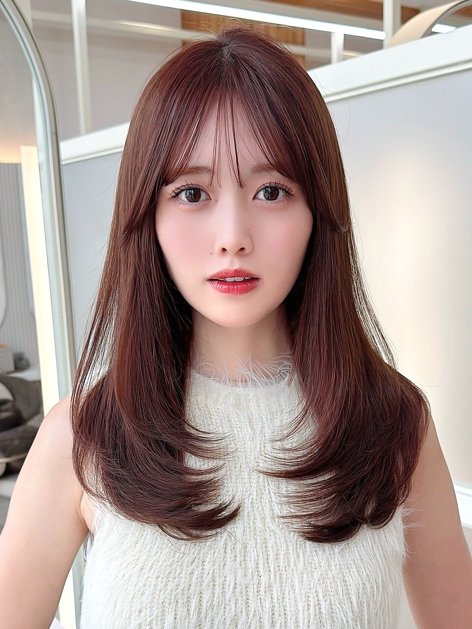 20代30代大人可愛いレイヤーカット　顔周り前髪顔周りおくれ毛