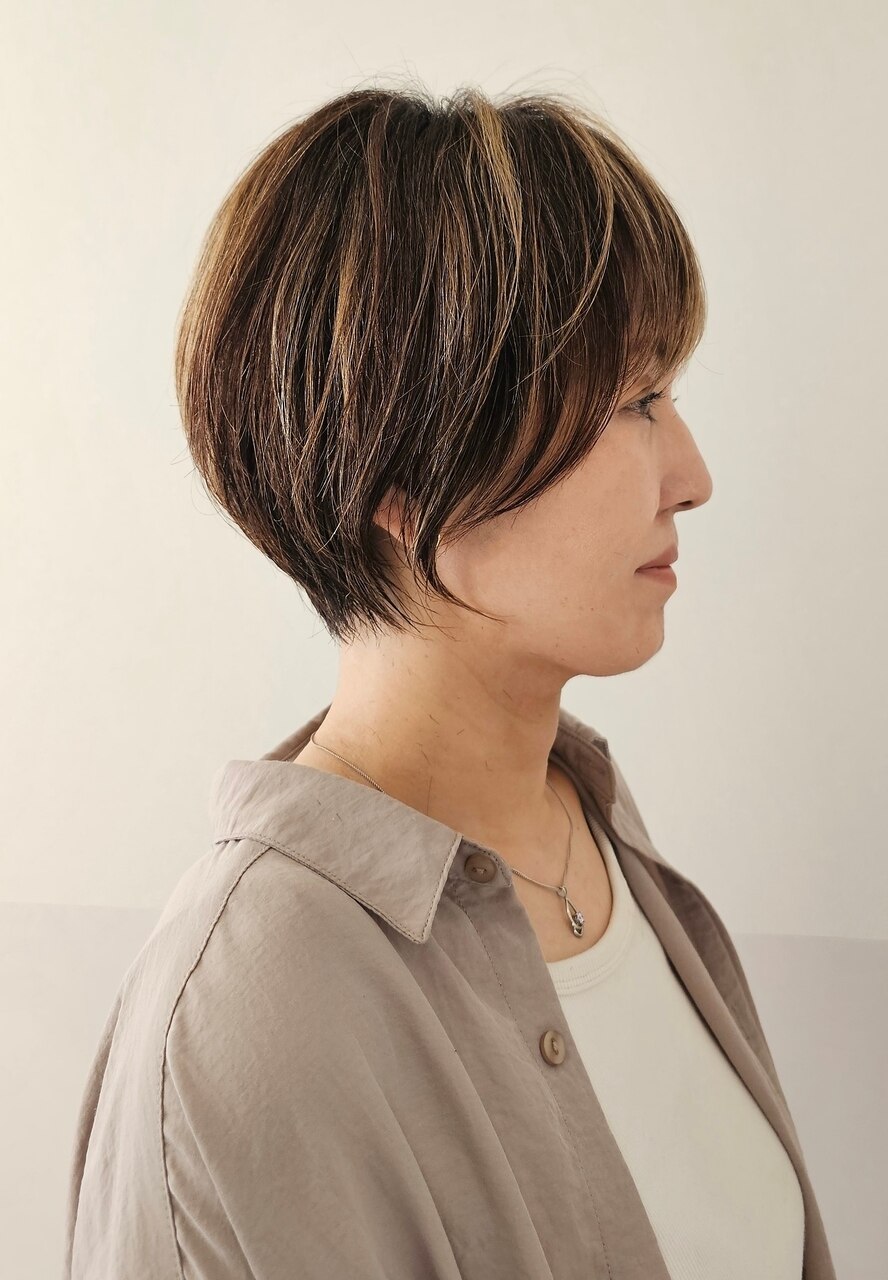 【上尾/ショート】白髪ぼかしショート