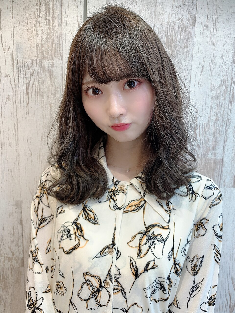 山村/グレージュ小顔ゆふるわミディアムヘア/コテ巻きパーマ銀座