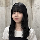 レイヤーカット ぱっつん前髪 透明感カラー