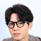 大人フェザーパーマ ビジネスヘア ネガネにも合う