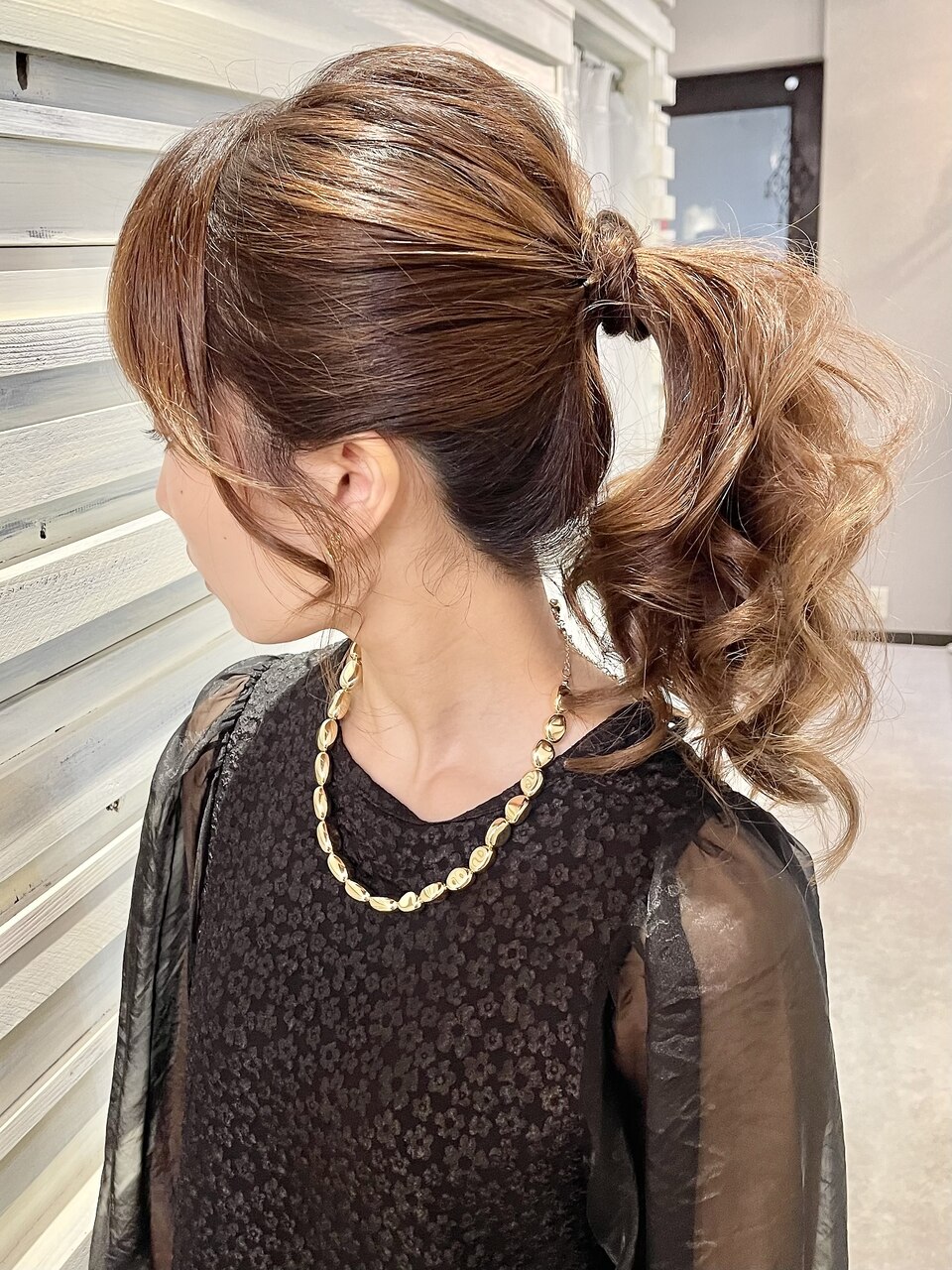 カジュアルポニーテール　ヘアアレンジ