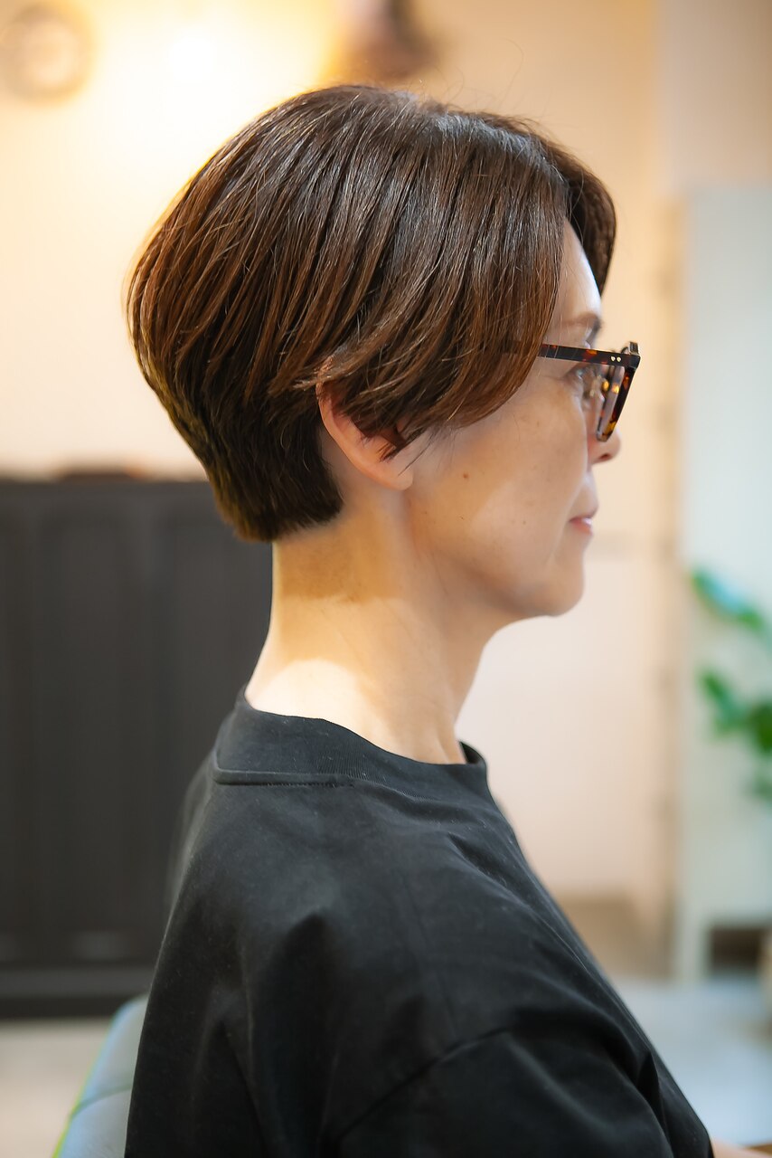【30,40,50代白髪を明るくカバーしてショートを楽しむ】
