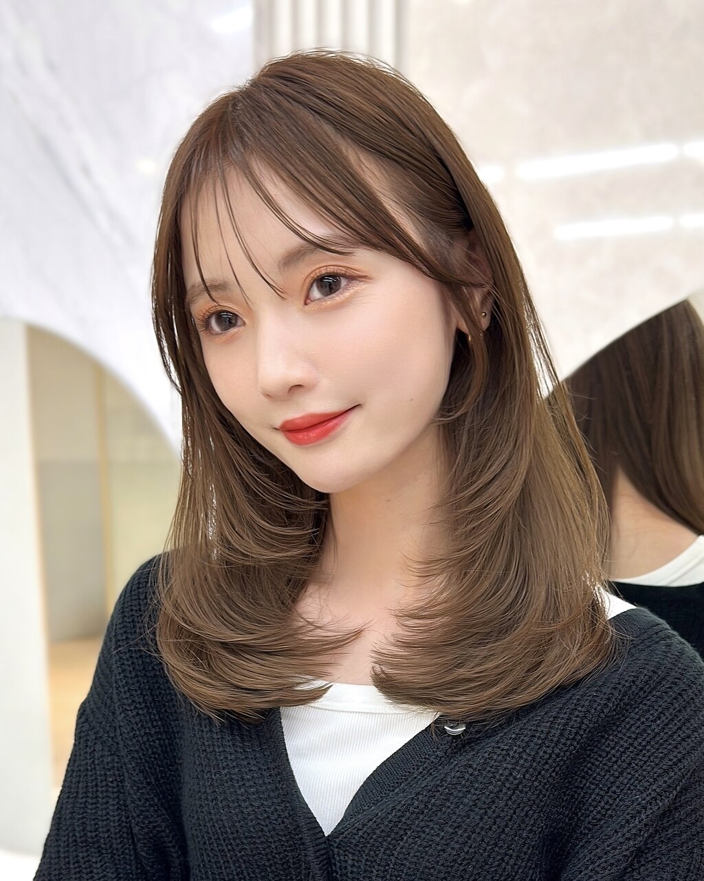 顔まわりレイヤー　ミディアムヘア顔周り前髪似合わせ銀座美容室
