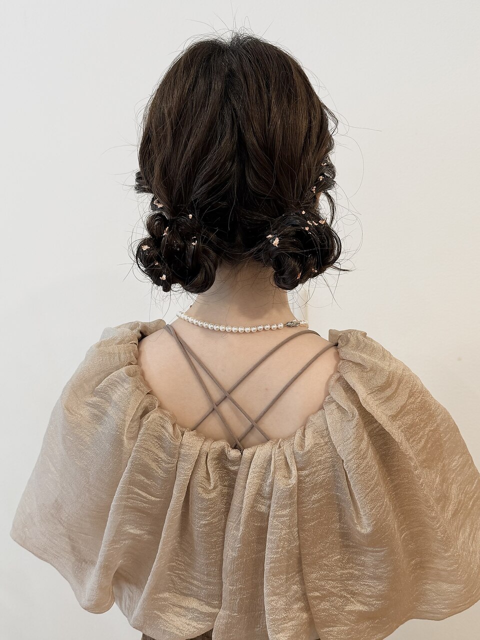 前から可愛いツインお団子ヘアアレンジ