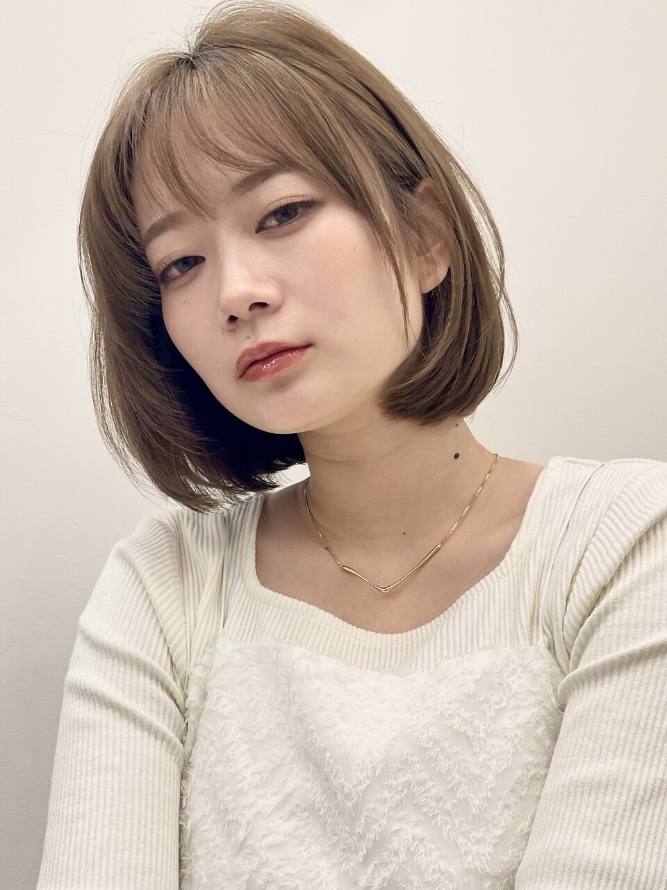 ボブ 耳かけ 切りっぱなし 丸み 骨格補正 可愛い 