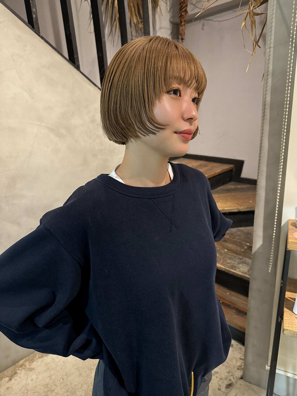 前上がりボブ　ミルクティーベージュ　