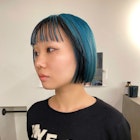 オン眉ボブ×ターコイズブルーのデザインカラー