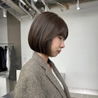 切りっぱなしボブ/くすみブラウンカラー