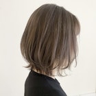 30代40代50代60代おすすめ くびれ外はねミディアム 白髪ぼかし