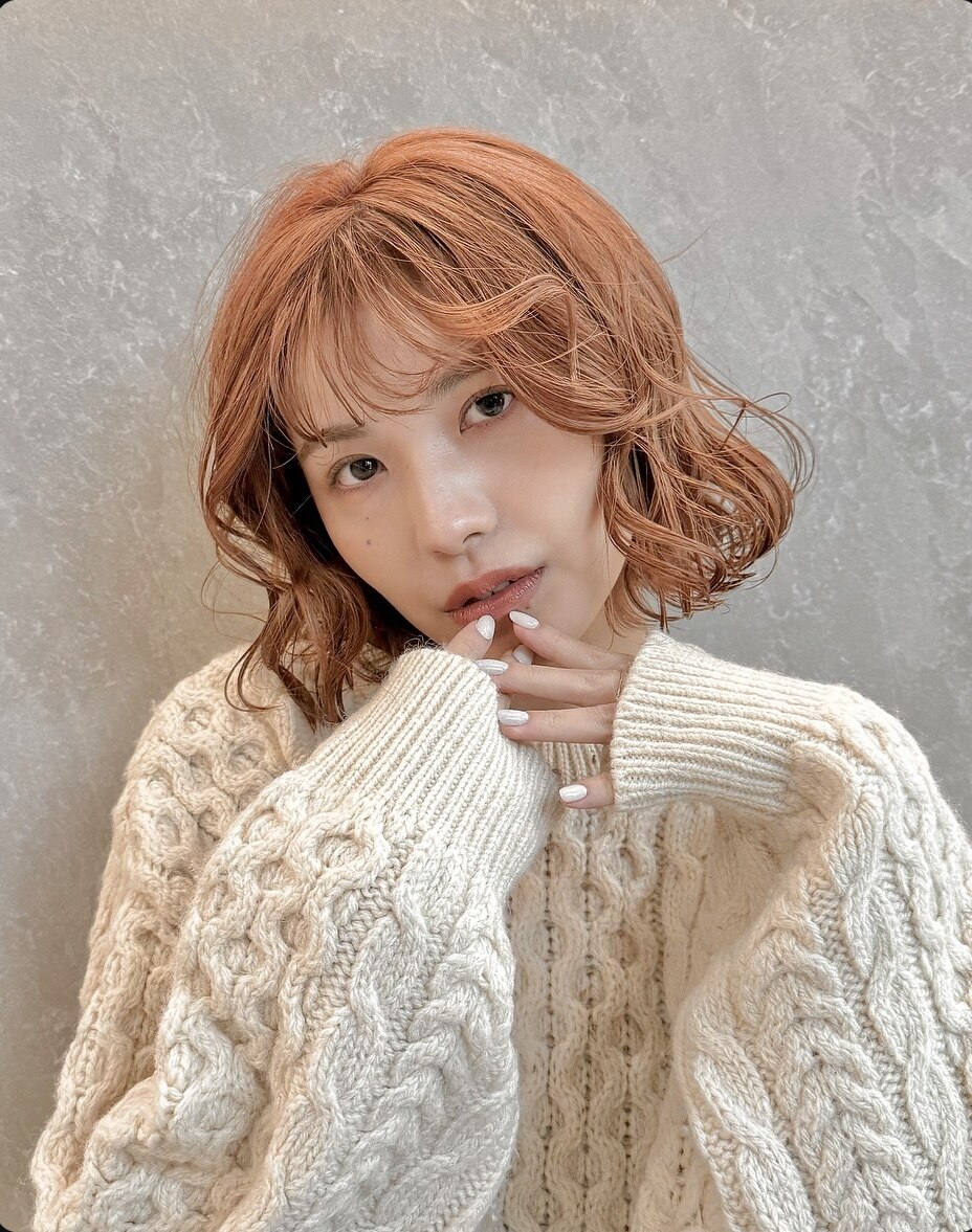 オレンジベージュとボブスタイル