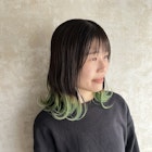 毛先カラー×グリーン