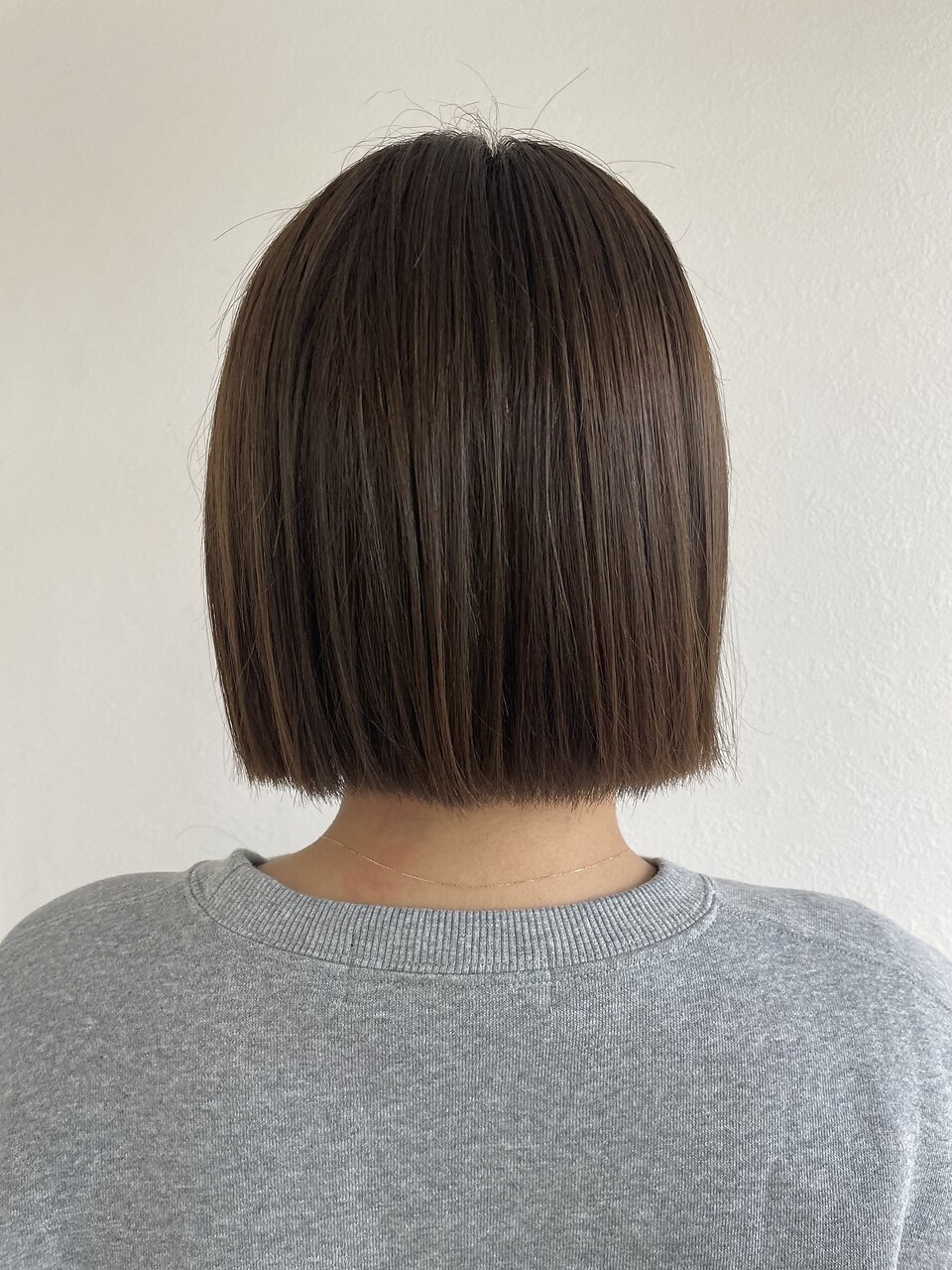 切りっぱなしボブ×アッシュブラウン