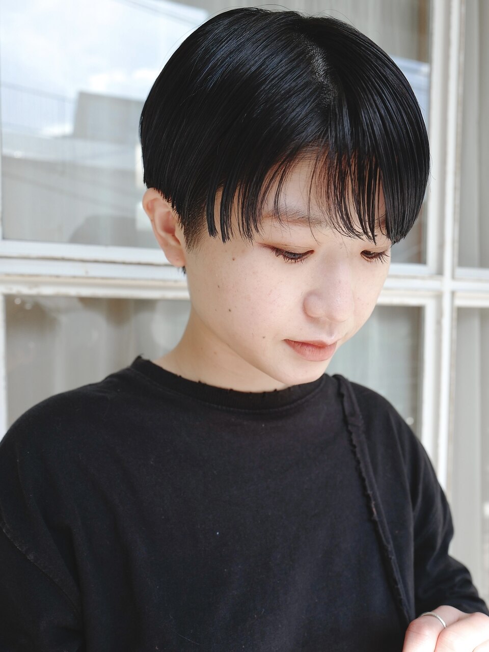 モード感を残した黒髪ショートヘア/マッシュショート