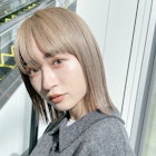 外ハネボブ/ロブ/ホワイトベージュ/ベージュカラー/ブリーチあり